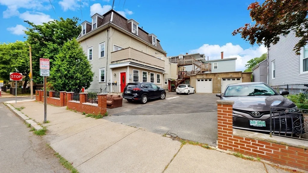 4 bed, 2 bath apartment for rent at 69 Myrtle St Unit 4, Somerville — photo 14 of 15