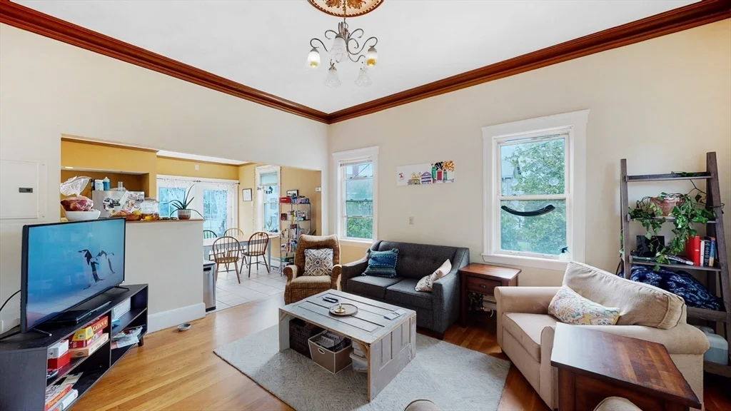 4 bed, 2 bath apartment for rent at 69 Myrtle St Unit 4, Somerville — photo 2 of 15