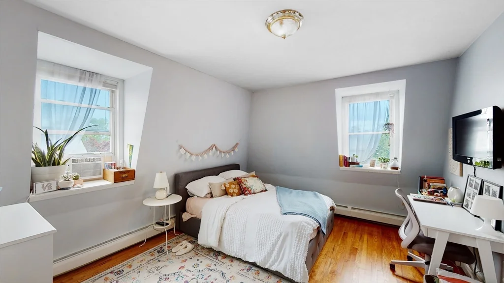 4 bed, 2 bath apartment for rent at 69 Myrtle St Unit 4, Somerville — photo 4 of 15