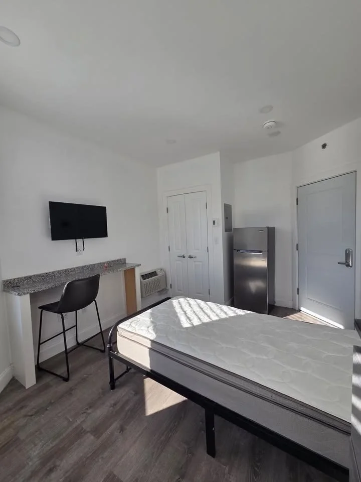 Studio bed, 4+ bath apartment for rent at 69 N Common St Unit 39, Lynn — photo 2 of 9