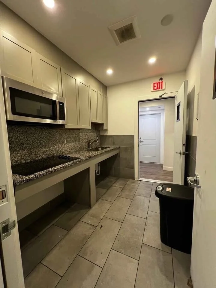 Studio bed, 4+ bath apartment for rent at 69 N Common St Unit 39, Lynn — photo 4 of 9