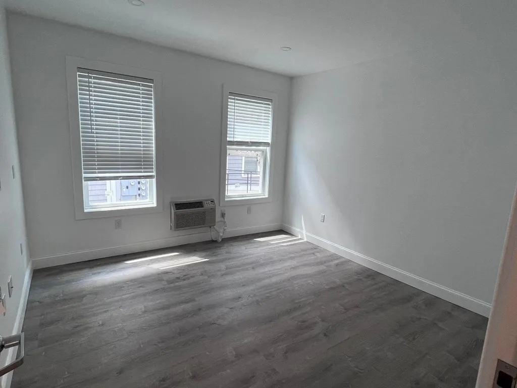 Studio bed, 4+ bath apartment for rent at 69 North Common Unit 5, Lynn — photo 15 of 22