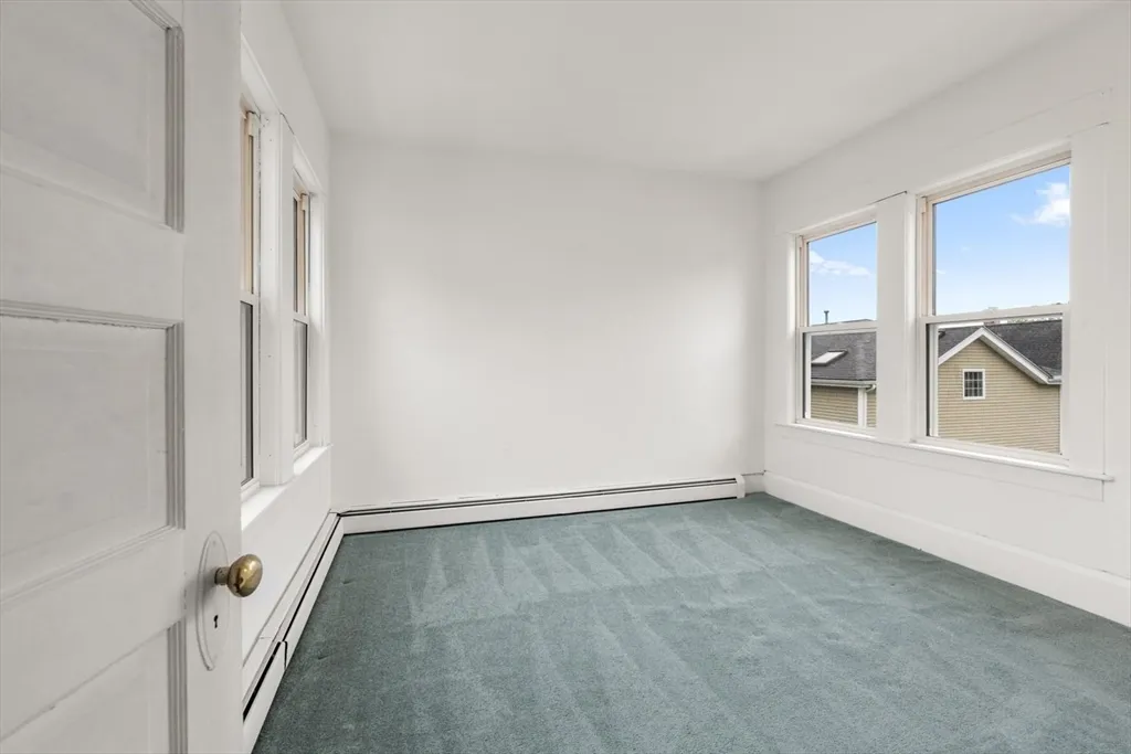 4 bed, 1 bath apartment for rent at 69 Nesmith Unit 69, Lawrence — photo 6 of 13