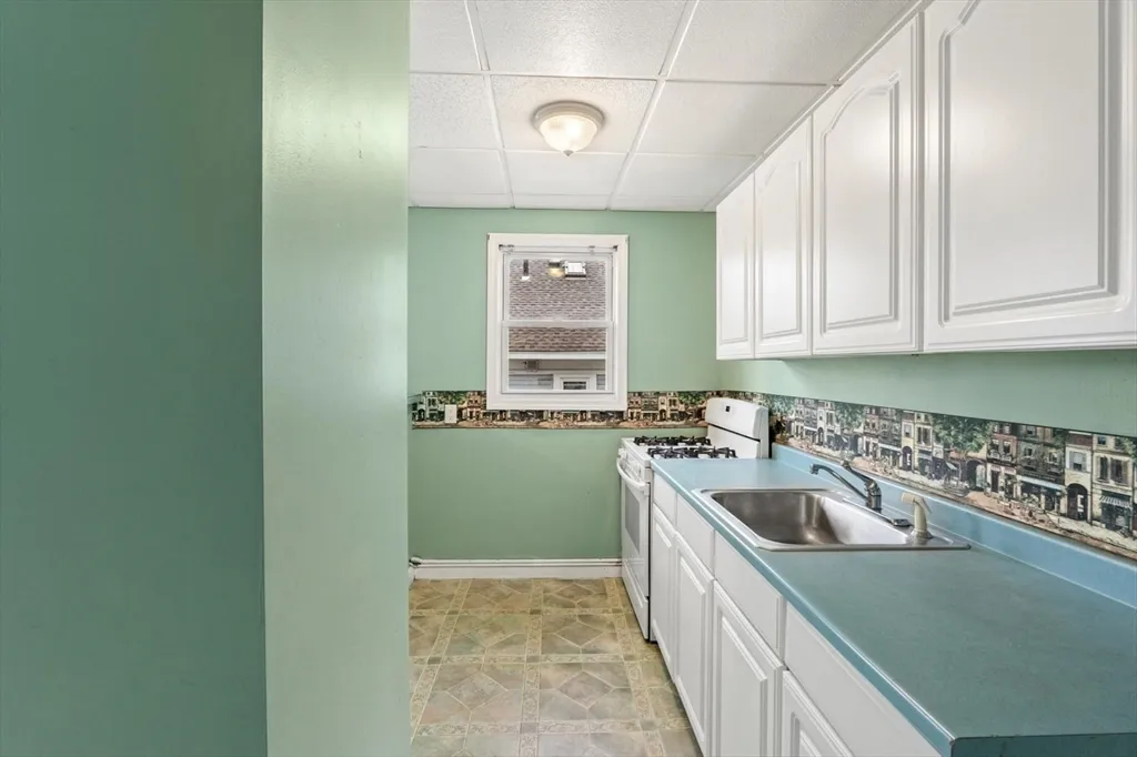 4 bed, 1 bath apartment for rent at 69 Nesmith Unit 69, Lawrence — photo 11 of 13