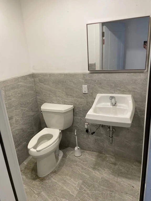 Studio bed, 1 bath apartment for rent at 69 North Common St Unit 35, Lynn — photo 7 of 17