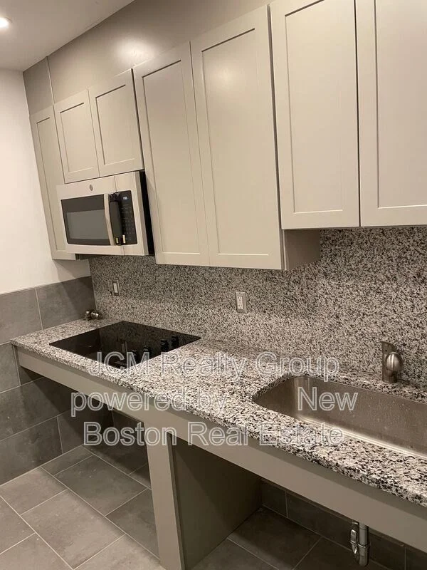 Studio bed, 1 bath apartment for rent at 69 North Common Unit 23, Lynn — photo 1 of 6