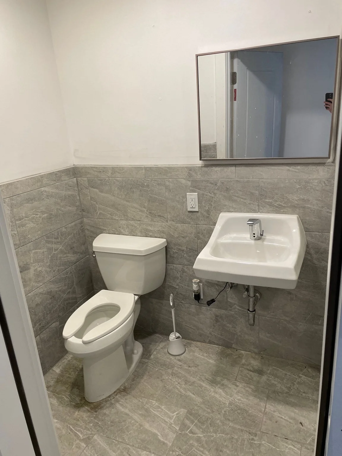 Studio bed, 4+ bath apartment for rent at 69 North Shore Commons Unit 10, Lynn — photo 14 of 17