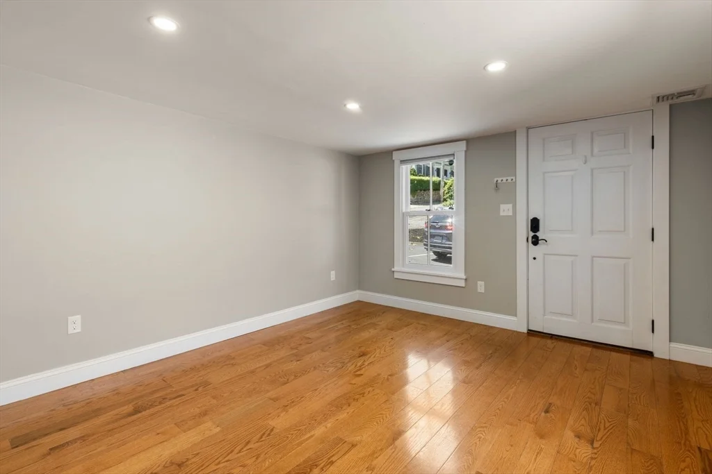 2 bed, 1 bath apartment for rent at 69 North St Unit 69, Hingham — photo 4 of 15