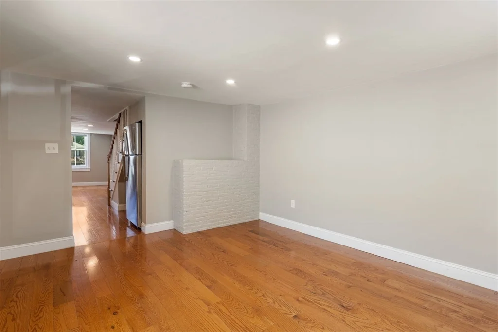2 bed, 1 bath apartment for rent at 69 North St Unit 69, Hingham — photo 3 of 15