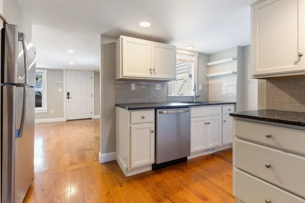 2 bed, 1 bath apartment for rent at 69 North St Unit 69, Hingham — photo 2 of 15