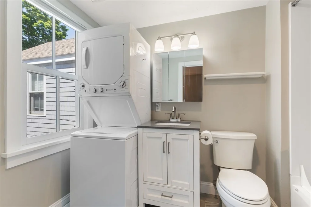 2 bed, 1 bath apartment for rent at 69 North St Unit 69, Hingham — photo 10 of 15