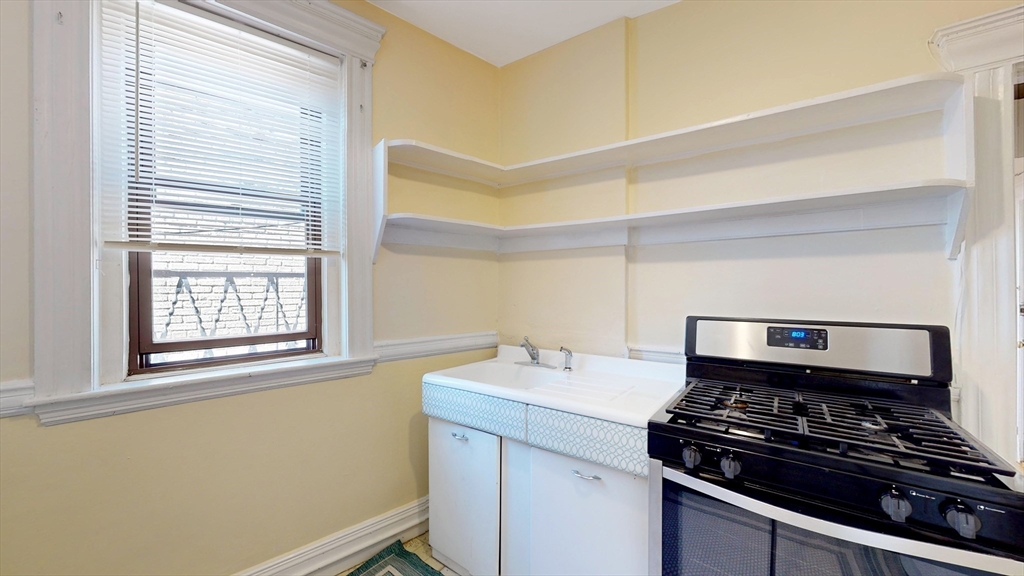 Studio bed, 1 bath apartment for rent at 69 Park Dr Unit 23, Fenway — photo 5 of 21