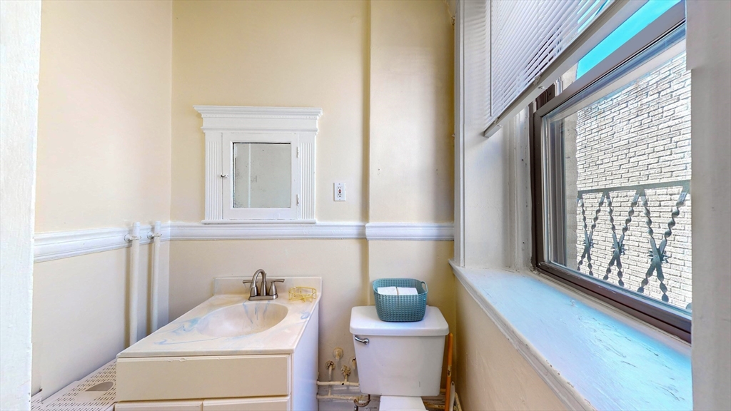 Studio bed, 1 bath apartment for rent at 69 Park Dr Unit 23, Fenway — photo 8 of 21