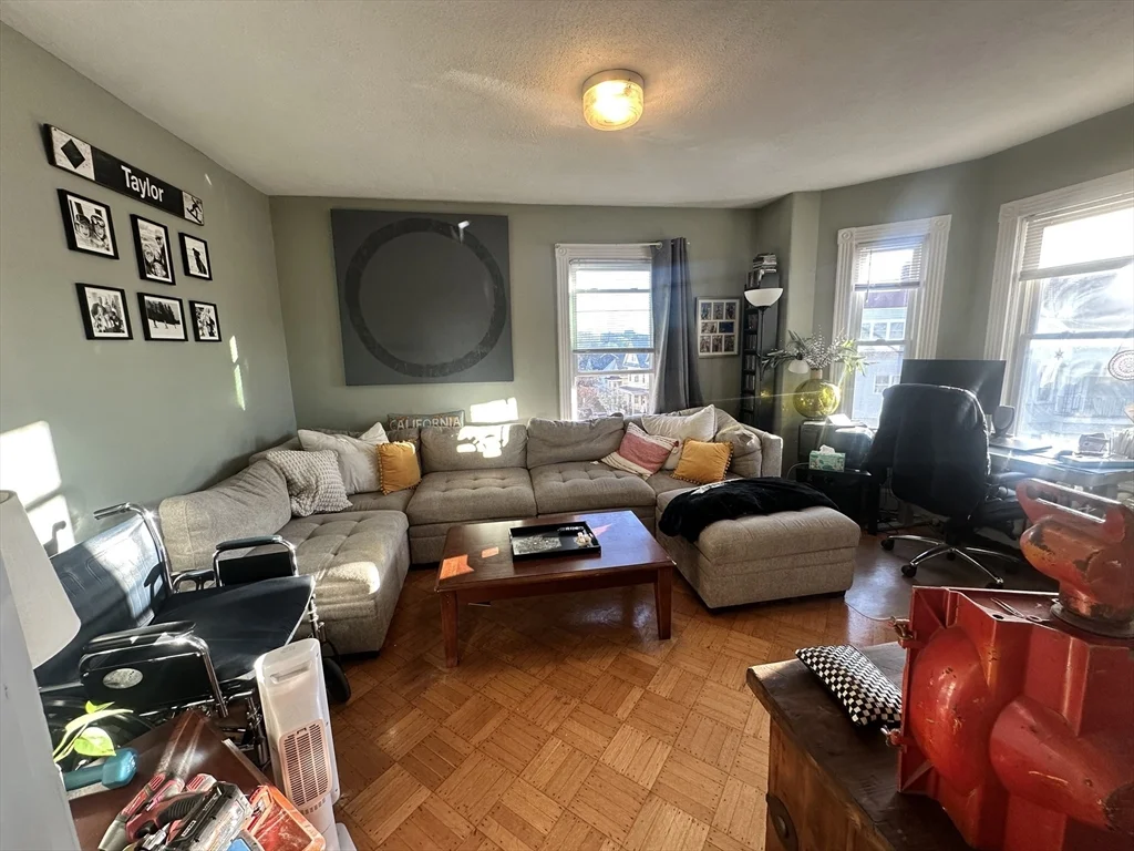4 bed, 1 bath apartment for rent at 69 Partridge Ave Unit 2, Magoun Square — photo 2 of 17