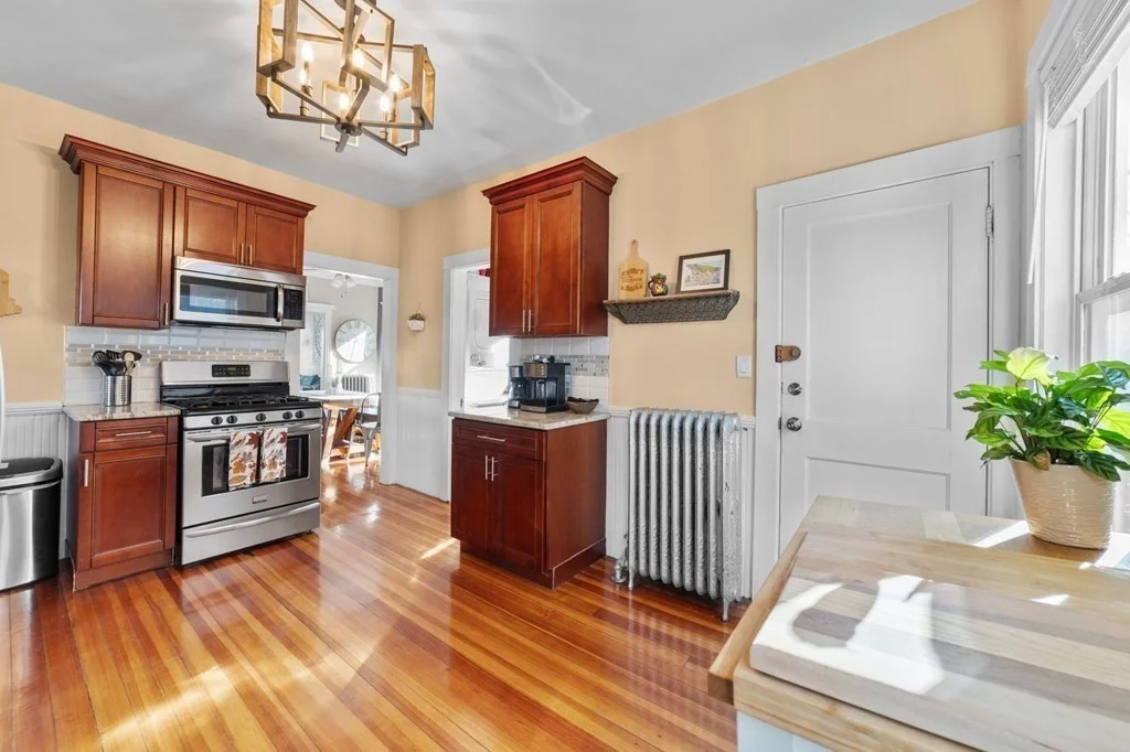 2 bed, 1 bath apartment for rent at 69 Pleasant St Unit 2, Dorchester — photo 6 of 15