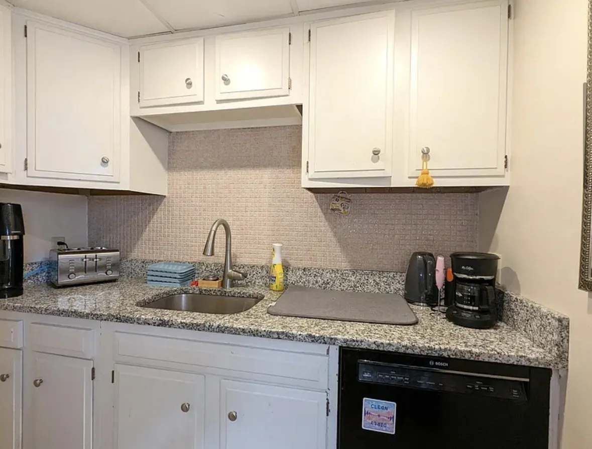 2 bed, 1 bath apartment for rent at 69 Prichard Ave Unit 1, Powder House Square — photo 3 of 17