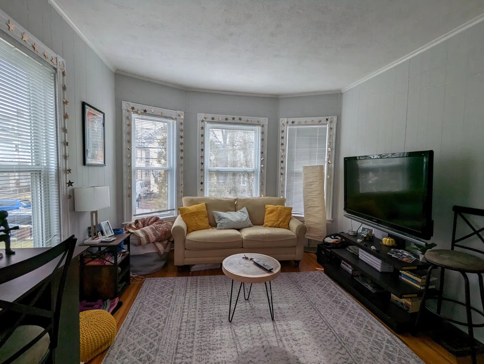 1 bed, 1 bath apartment for rent at 69 Raymond Ave Unit 1, Teele Square — photo 1 of 16