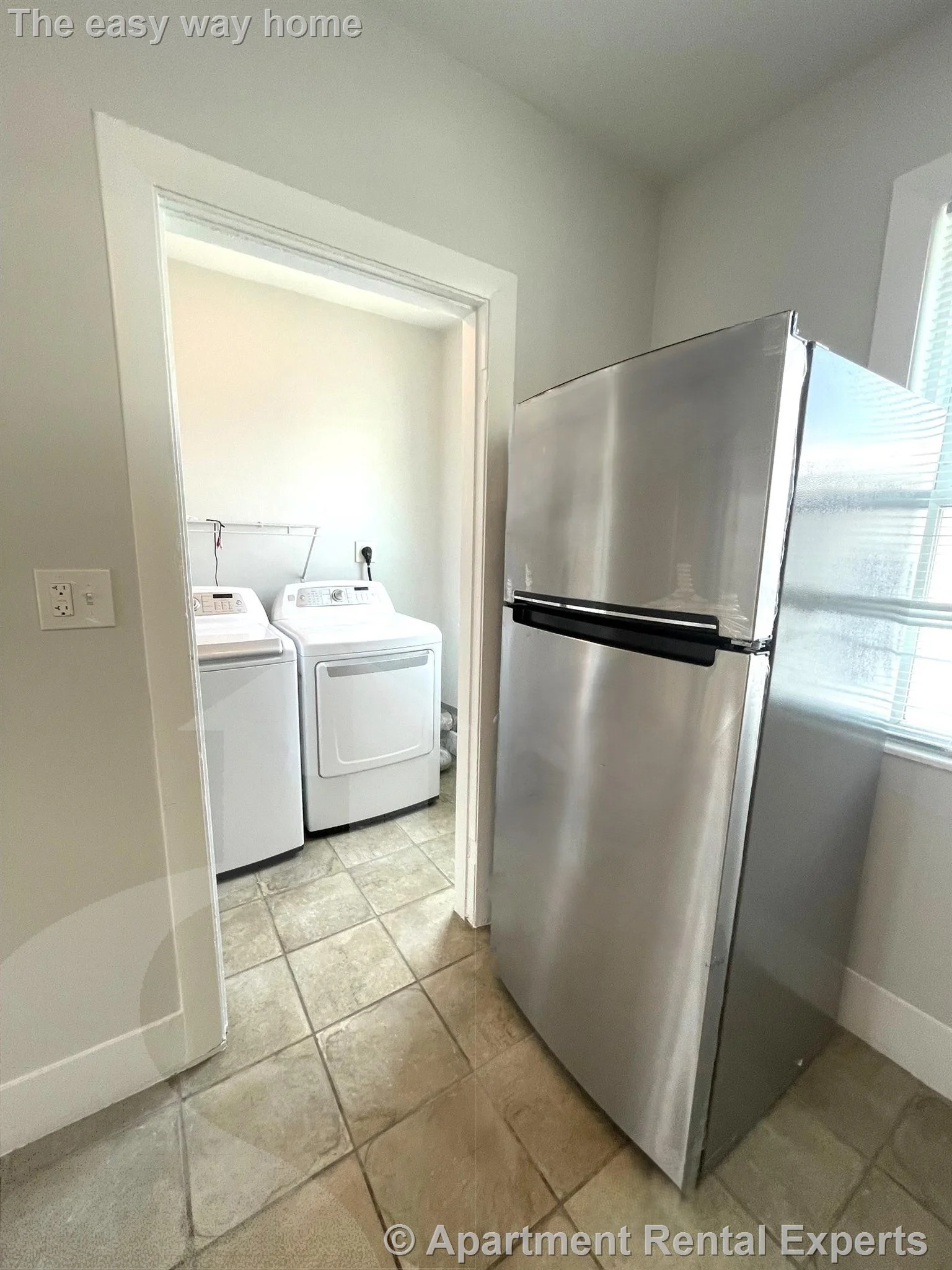 4 bed, 1 bath apartment for rent at 69 Raymond Ave Unit 3, Tufts — photo 5 of 17