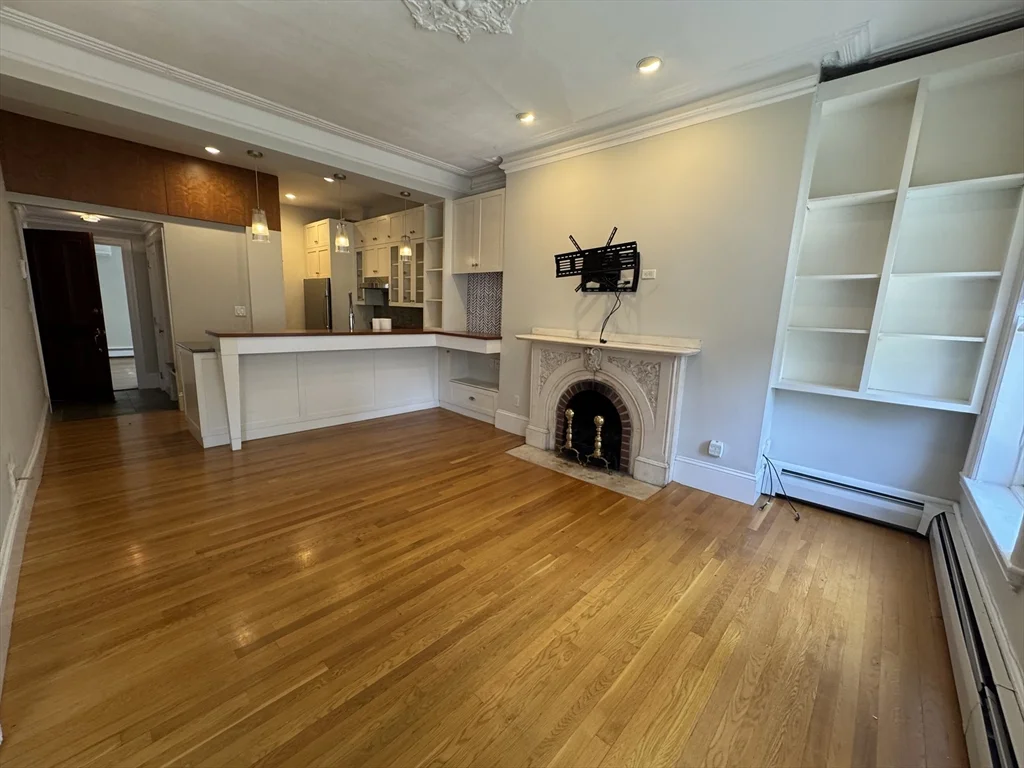 1 bed, 1 bath apartment for rent at 69 Rutland St Unit 2, South End — photo 4 of 23