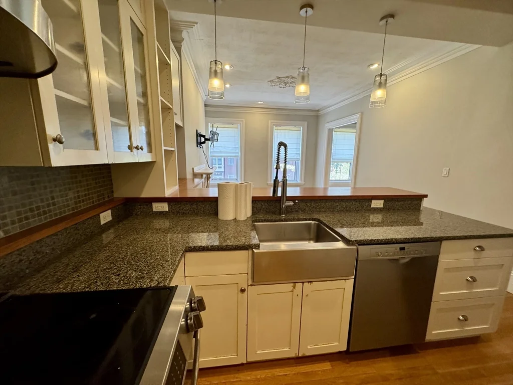 1 bed, 1 bath apartment for rent at 69 Rutland St Unit 2, South End — photo 12 of 23