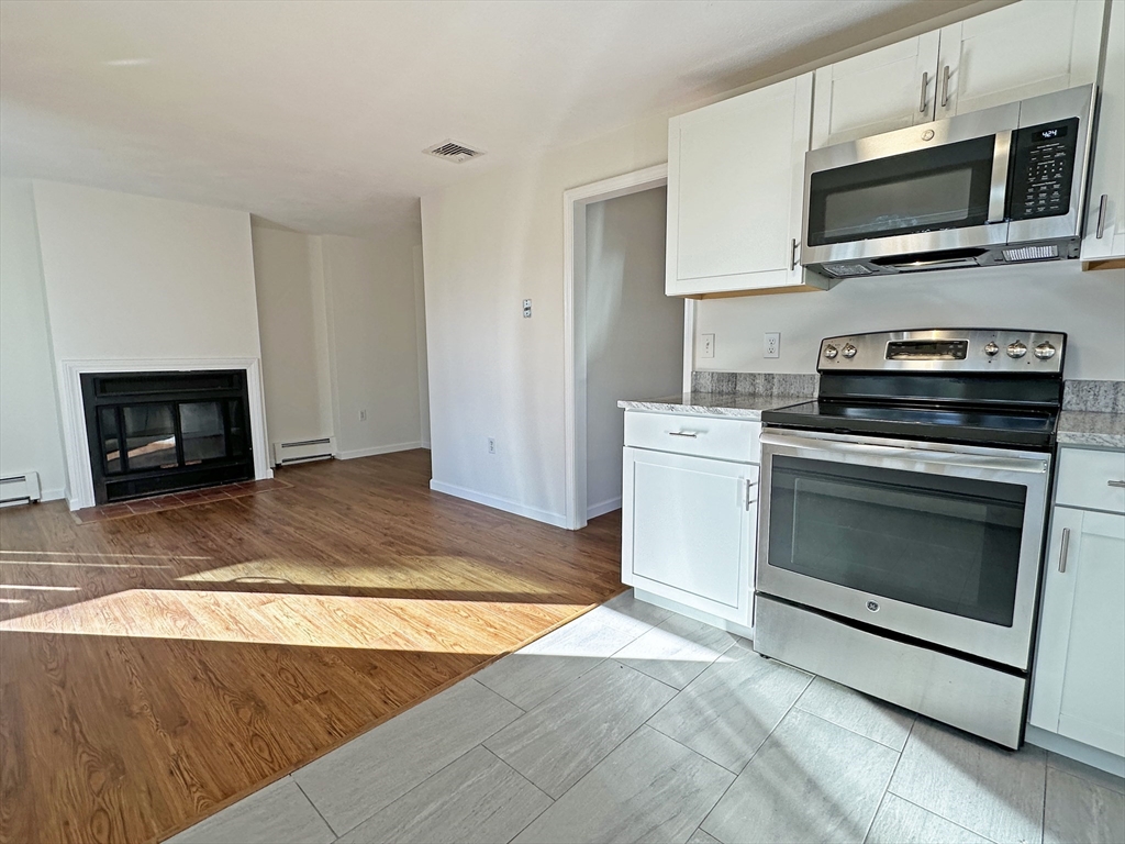 3 bed, 1 bath apartment for rent at 69 Saco St Unit 69, Newton Upper Falls — photo 3 of 19