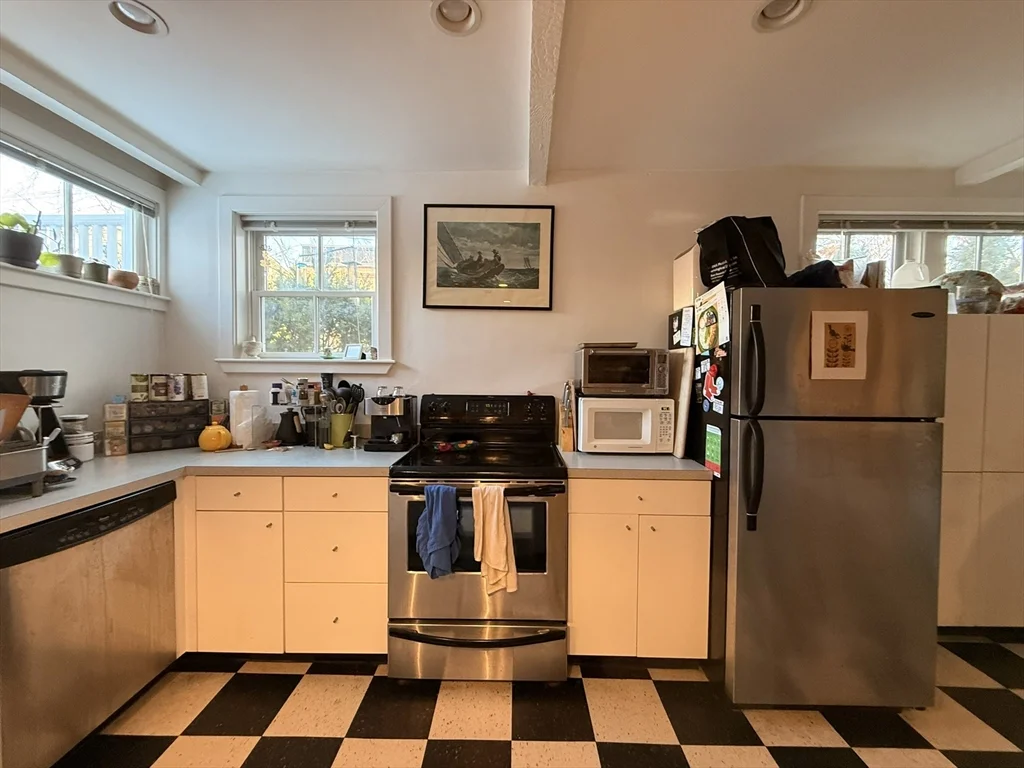 2 bed, 1 bath apartment for rent at 69 Seaverns Ave Unit 1, Jamaica Plain — photo 9 of 32