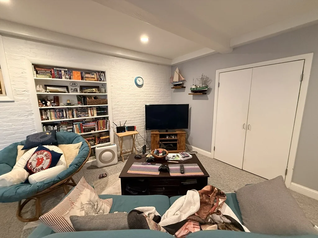 2 bed, 1 bath apartment for rent at 69 Seaverns Ave Unit 1, Jamaica Plain — photo 19 of 32