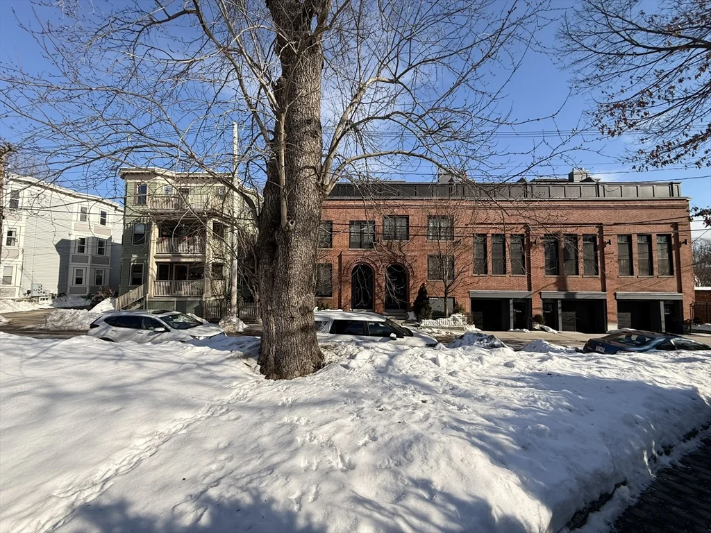 2 bed, 1 bath apartment for rent at 69 Seaverns Ave Unit 1, Jamaica Plain — photo 5 of 32