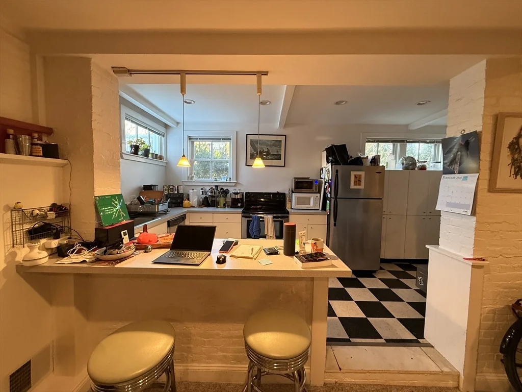 2 bed, 1 bath apartment for rent at 69 Seaverns Ave Unit 1, Jamaica Plain — photo 13 of 32