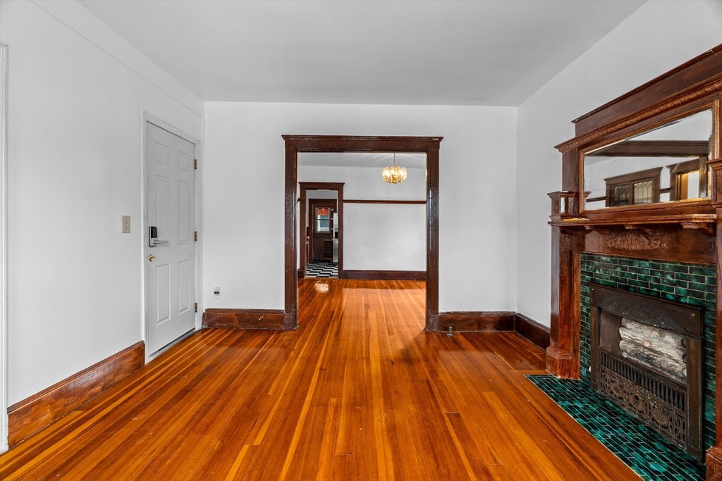 3 bed, 1 bath apartment for rent at 69 Shepton St Unit 2, Dorchester — photo 5 of 16