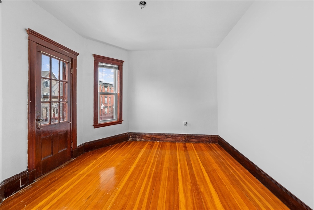 3 bed, 1 bath apartment for rent at 69 Shepton St Unit 2, Dorchester — photo 6 of 16
