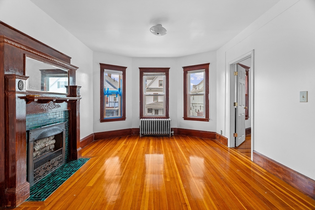 3 bed, 1 bath apartment for rent at 69 Shepton St Unit 2, Dorchester — photo 3 of 16