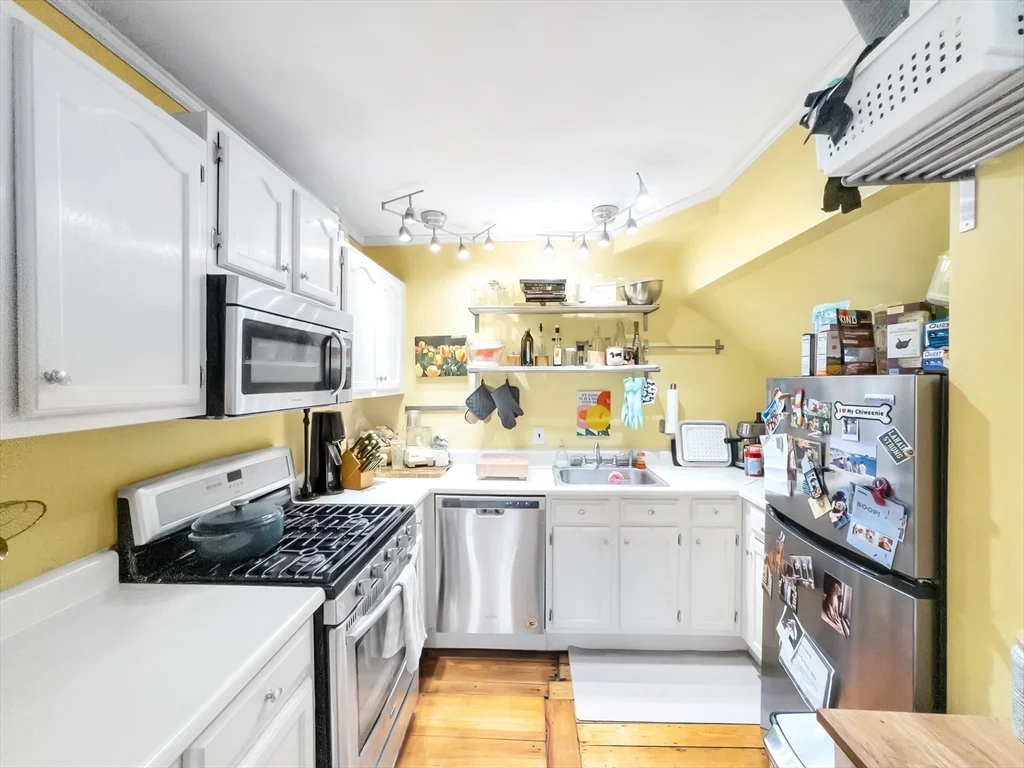 2 bed, 1 bath apartment for rent at 69 Spring Park Ave Unit 1, Jamaica Plain — photo 8 of 27