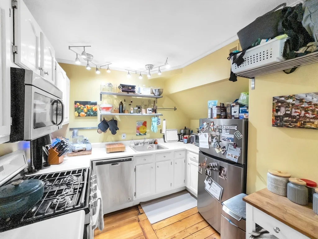2 bed, 1 bath apartment for rent at 69 Spring Park Ave Unit 1, Jamaica Plain — photo 7 of 27