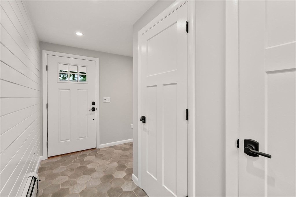 3 bed, 1 bath apartment for rent at 69 Summit Ave Unit 0, Marlborough — photo 13 of 31