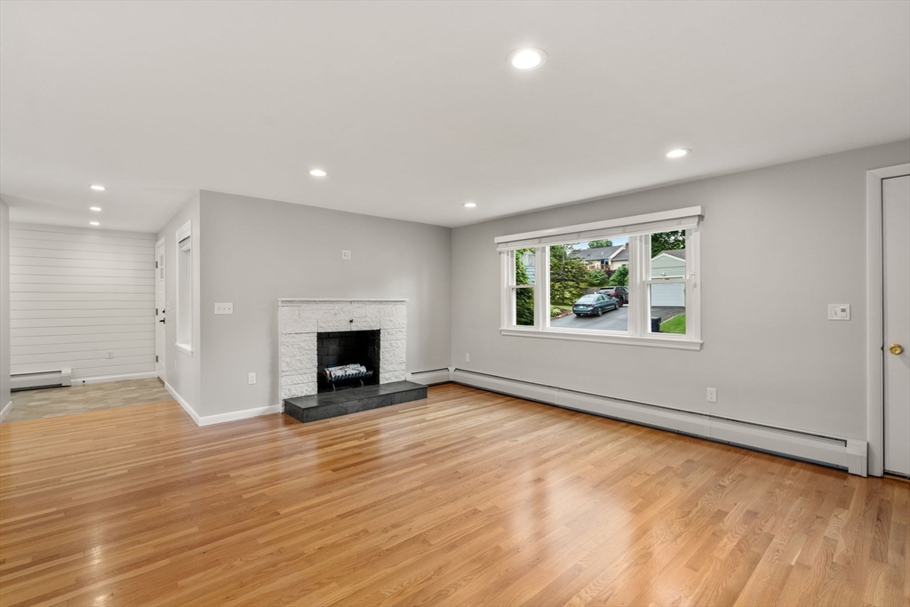 3 bed, 1 bath apartment for rent at 69 Summit Ave Unit 0, Marlborough — photo 5 of 31