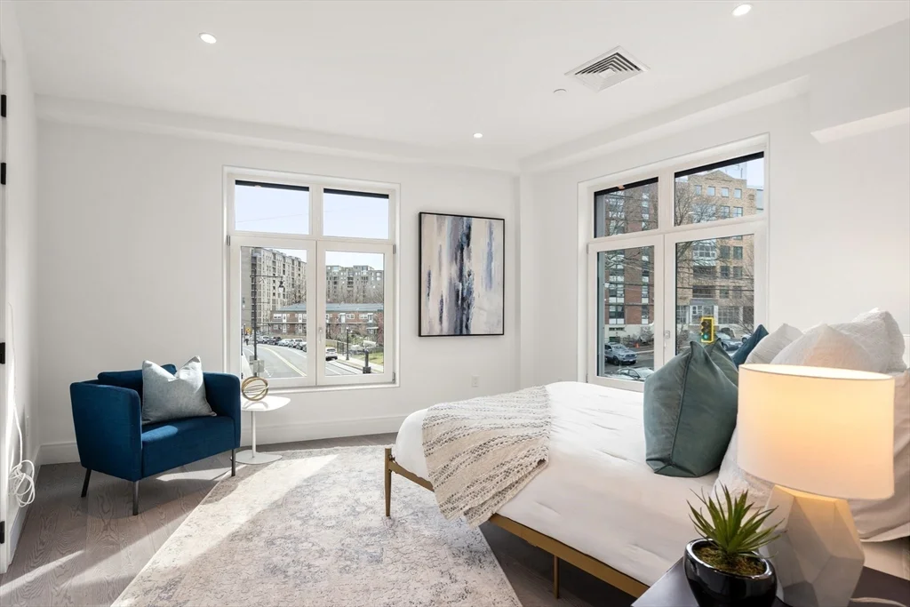 2 bed, 2 bath apartment for rent at 69 Walnut St Unit 1, Brookline Village — photo 7 of 21