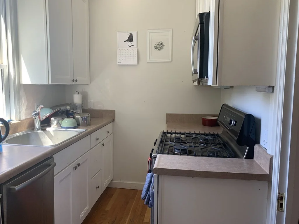 3 bed, 1.5 bath apartment for rent at 69 Walnut St Unit 2, Prospect Hill — photo 5 of 10