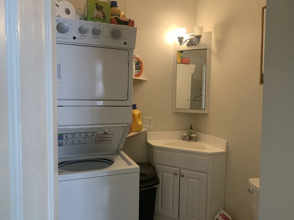 3 bed, 1.5 bath apartment for rent at 69 Walnut St Unit 2, Prospect Hill — photo 10 of 10