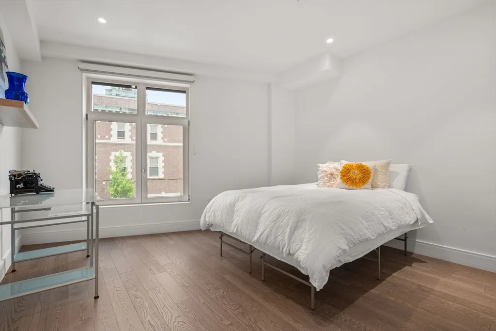 4 bed, 4+ bath apartment for rent at 69 Walnut Unit 4/5, Boylston Street — photo 14 of 26
