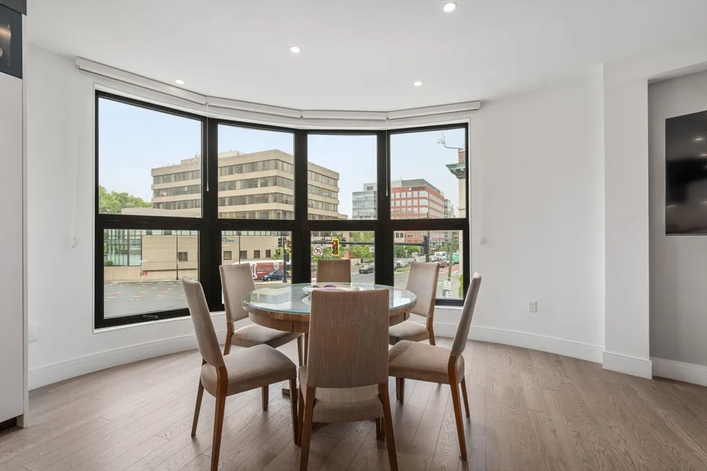 4 bed, 4+ bath apartment for rent at 69 Walnut Unit 4/5, Boylston Street — photo 6 of 26