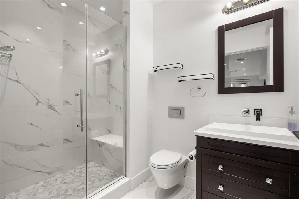 4 bed, 4+ bath apartment for rent at 69 Walnut Unit 4/5, Boylston Street — photo 13 of 26