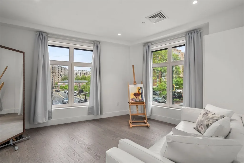 4 bed, 4+ bath apartment for rent at 69 Walnut Unit 4/5, Boylston Street — photo 17 of 26