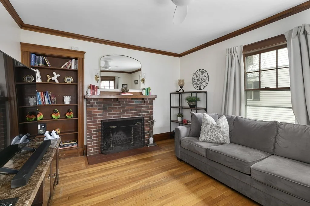3 bed, 1 bath apartment for rent at 69 Westminster Ave, Arlington Heights — photo 2 of 11