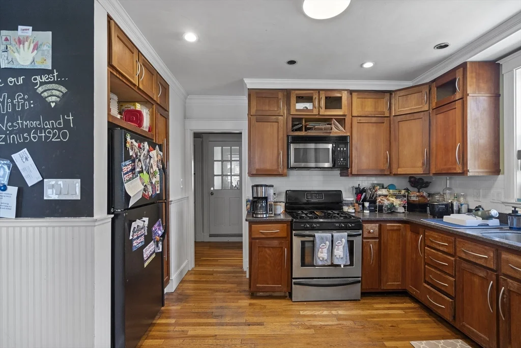 4 bed, 1 bath apartment for rent at 69 Westmoreland St Unit 2, Dorchester — photo 7 of 16