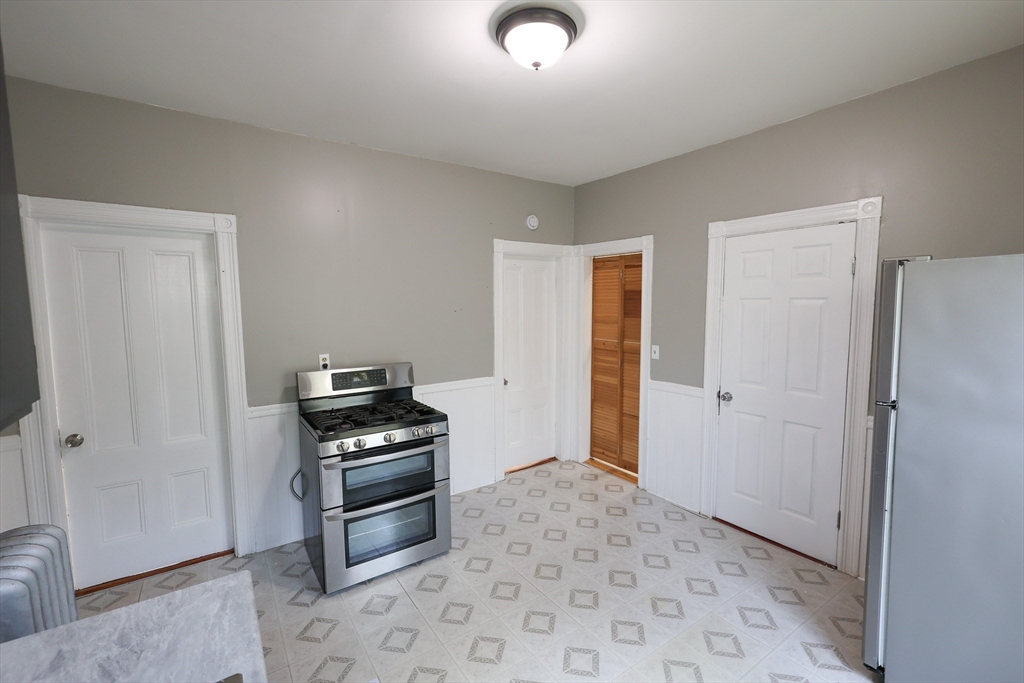 2 bed, 1 bath apartment for rent at 69 Willowwood St Unit 1, Dorchester — photo 2 of 14