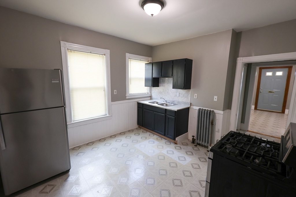 2 bed, 1 bath apartment for rent at 69 Willowwood St Unit 1, Dorchester — photo 3 of 14