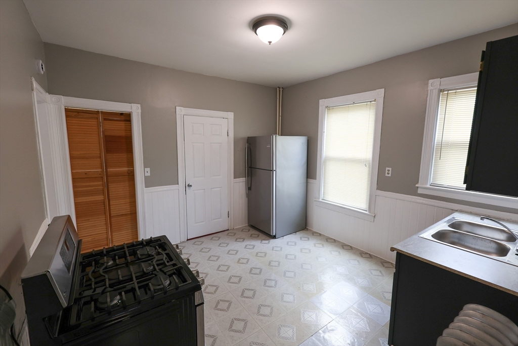 2 bed, 1 bath apartment for rent at 69 Willowwood St Unit 1, Dorchester — photo 1 of 14