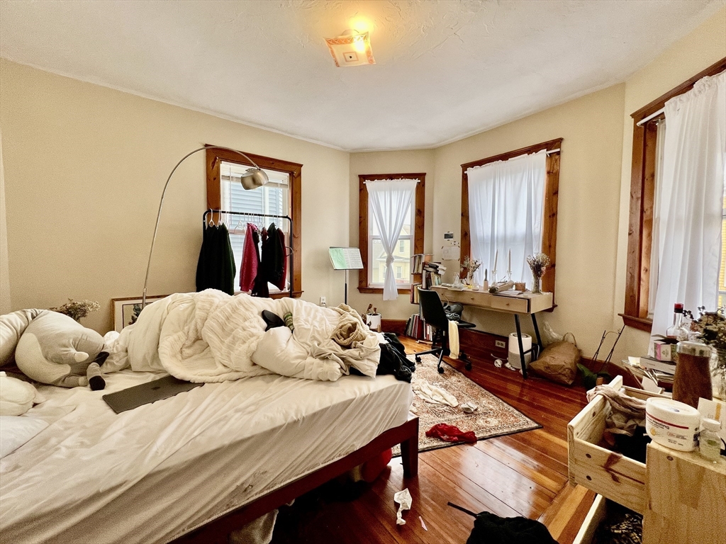 3 bed, 1 bath apartment for rent at 69 Woodlawn St Unit 1, Jamaica Plain — photo 7 of 12
