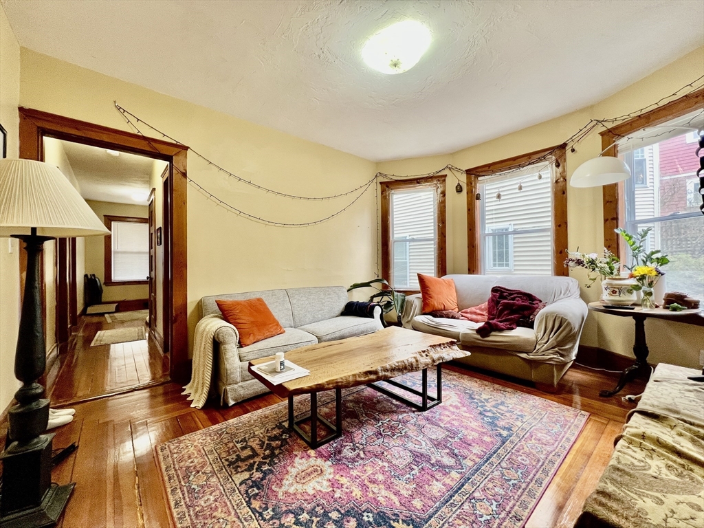 3 bed, 1 bath apartment for rent at 69 Woodlawn St Unit 1, Jamaica Plain — photo 2 of 12